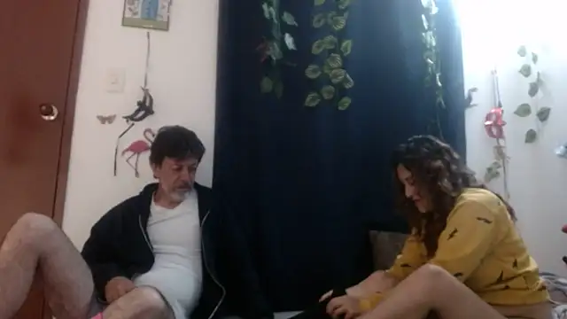 jeans and emma online show from March 18, 2025, 12:30 am