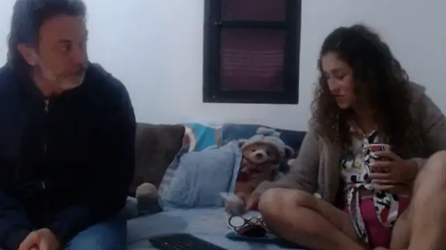 jeans and emma online show from September 20, 2025, 2:27 am