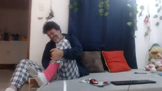 jeans and emma online show from March 19, 2025, 12:15 am