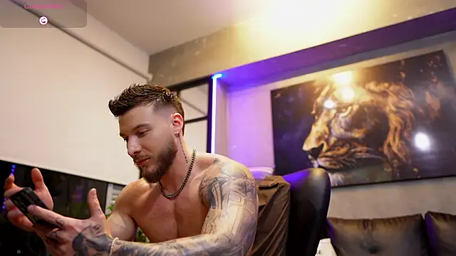 Snapshot of David_blake_ chatting on October 16, 2025, 4:21 am David blake  online show from October 16, 2025, 4:21 am