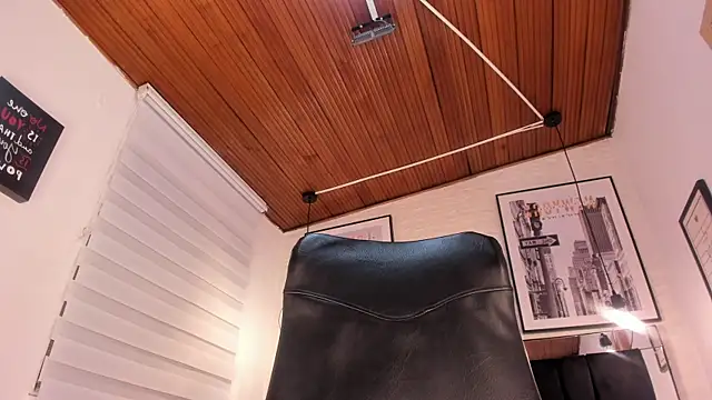 Snapshot of tylla_ chatting on September 20, 2025, 8:14 pm tylla  online show from September 20, 2025, 8:14 pm