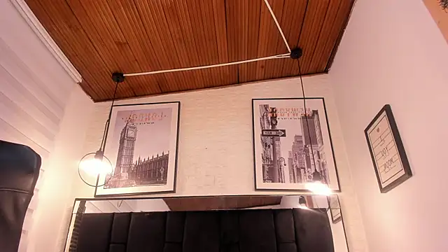 Snapshot of tylla_ chatting on October 11, 2025, 8:21 pm tylla  online show from October 11, 2025, 8:21 pm