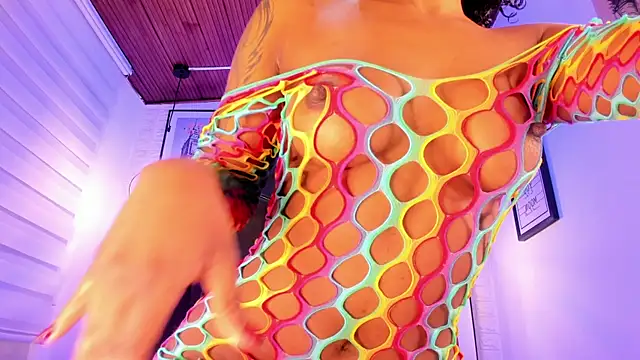 Snapshot of tylla_ chatting on October 3, 2025, 3:52 am tylla  online show from October 3, 2025, 3:52 am