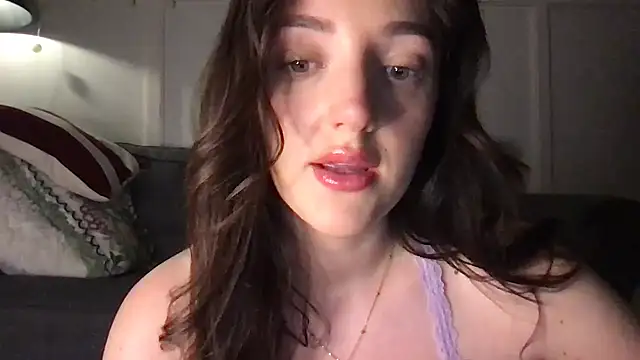 laceyjames24 online show from April 18, 2026, 7:29 pm