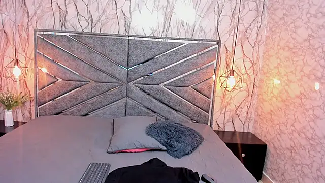 IVISBOUNCYASS online show from February 20, 2025, 5:41 pm