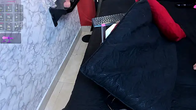 Snapshot of IVISBOUNCYASS chatting on February 8, 2026, 1:09 pm IVISBOUNCYASS online show from February 8, 2026, 1:09 pm