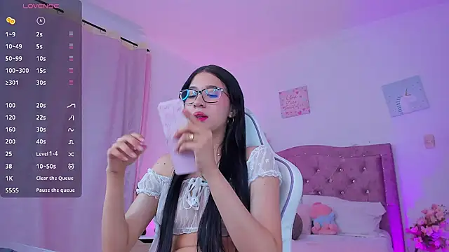 emilly star online show from March 11, 2025, 11:26 pm