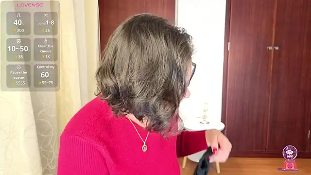 sophia dumont online show from March 15, 2025, 2:14 am