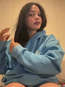 tastylolaaa online show from June 5, 2026, 3:22 am
