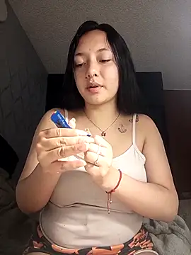 Snapshot of CuteHarper chatting on October 2, 2025, 4:05 am CuteHarper online show from October 2, 2025, 4:05 am