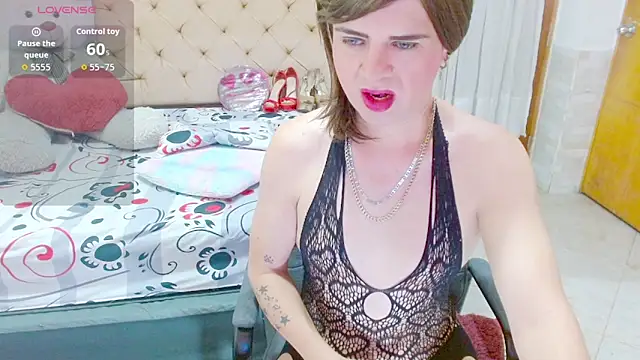 Snapshot of Dolldirtyxxx chatting on October 15, 2025, 5:06 am Dolldirtyxxx online show from October 15, 2025, 5:06 am