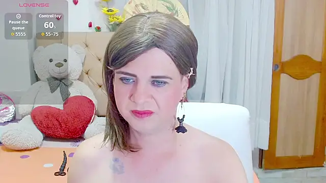 Snapshot of Dolldirtyxxx chatting on October 18, 2025, 5:20 am Dolldirtyxxx online show from October 18, 2025, 5:20 am