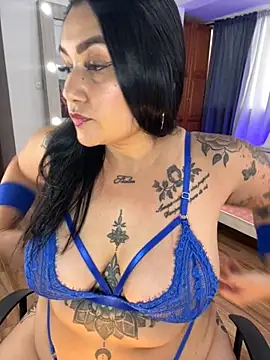 Snapshot of Madissonlove_1 chatting on October 19, 2025, 6:43 pm Madissonlove 1 online show from October 19, 2025, 6:43 pm