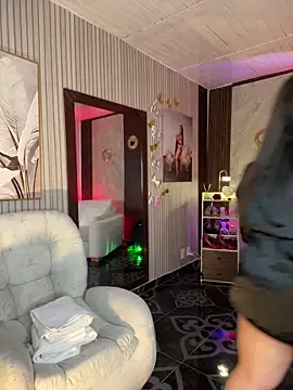 Madissonlove 1 online show from June 4, 2026, 12:26 am