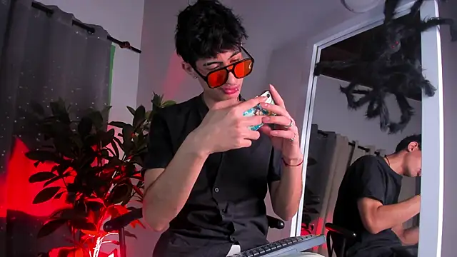 Snapshot of NovaaWheler chatting on October 20, 2025, 7:36 pm NovaaWheler online show from October 20, 2025, 7:36 pm