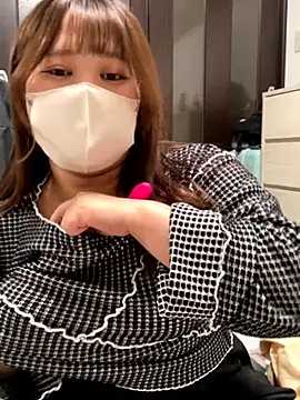 mitarashi awww online show from October 24, 2025, 9:36 pm