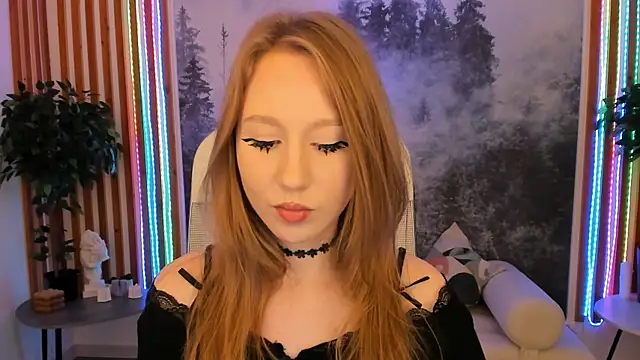 DariaTate online show from July 14, 2026, 12:44 pm