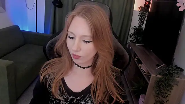 DariaTate online show from April 18, 2026, 12:18 pm