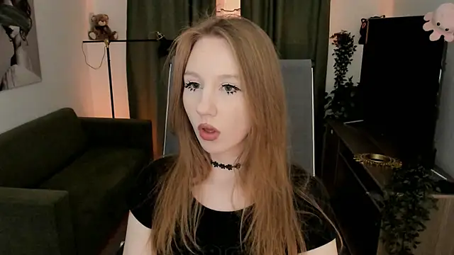 DariaTate online show from May 17, 2026, 11:43 am