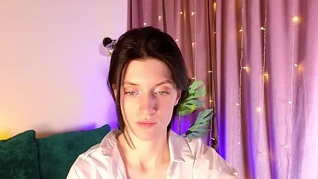 roxy riot  online show from February 14, 2025, 7:59 am