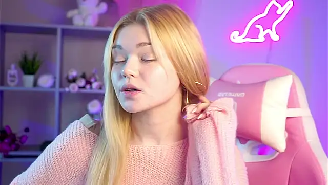 AdeleCartier online show from March 17, 2025, 10:08 pm