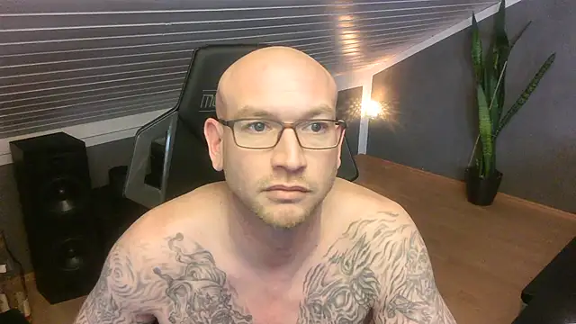 Snapshot of Fit_Firefigther chatting on February 4, 2025, 9:17 am Fit Firefigther online show from February 4, 2025, 9:17 am