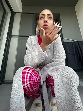 BonyBon29 online show from April 10, 2026, 1:18 pm