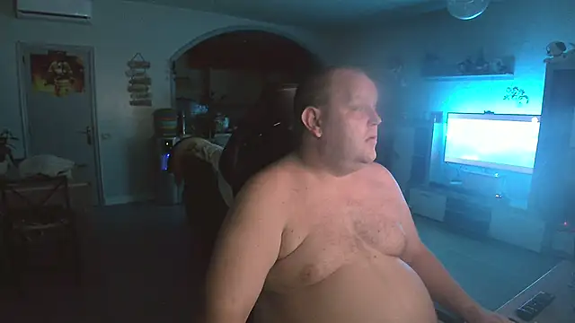 Hotfire-112 online show from April 4, 2026, 10:49 pm