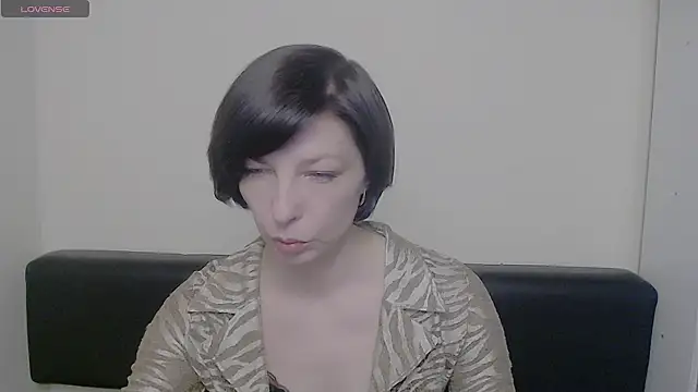  AngeliaFlow  online show from February 18, 2025, 7:43 am