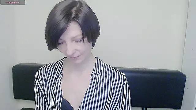  AngeliaFlow  online show from February 25, 2025, 10:37 am