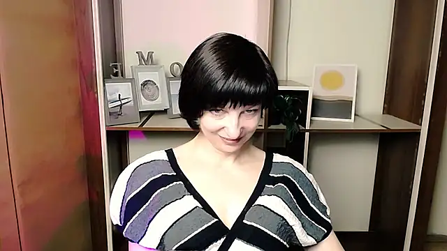  AngeliaFlow  online show from March 18, 2026, 9:01 am