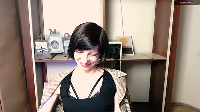  AngeliaFlow  online show from November 4, 2025, 7:56 am