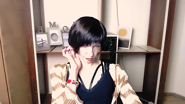  AngeliaFlow  online show from November 26, 2025, 12:38 pm