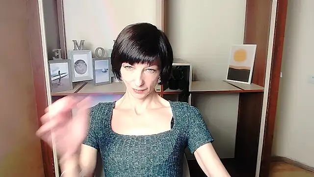 Snapshot of _AngeliaFlow_ chatting on September 22, 2025, 6:41 am  AngeliaFlow  online show from September 22, 2025, 6:41 am