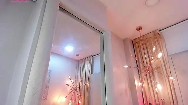 lolyyuno online show from September 17, 2025, 4:47 am