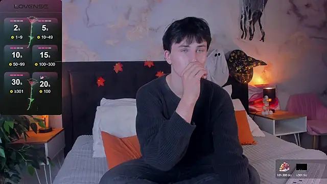 AdrianoAubert online show from November 4, 2025, 10:08 am