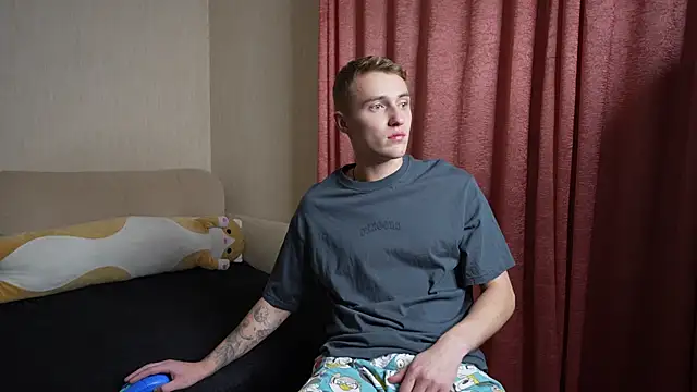 crazybottom99 online show from October 12, 2025, 5:36 pm