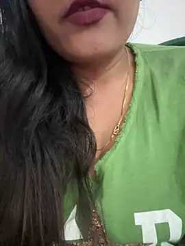 Deepcha1991 online show from April 17, 2026, 11:51 pm