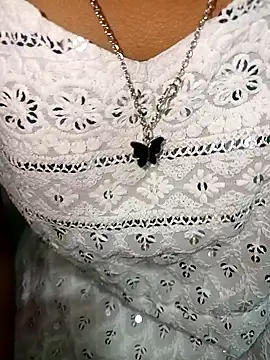 Snapshot of Miss_ii0 chatting on February 5, 2025, 1:37 am Miss ii0 online show from February 5, 2025, 1:37 am