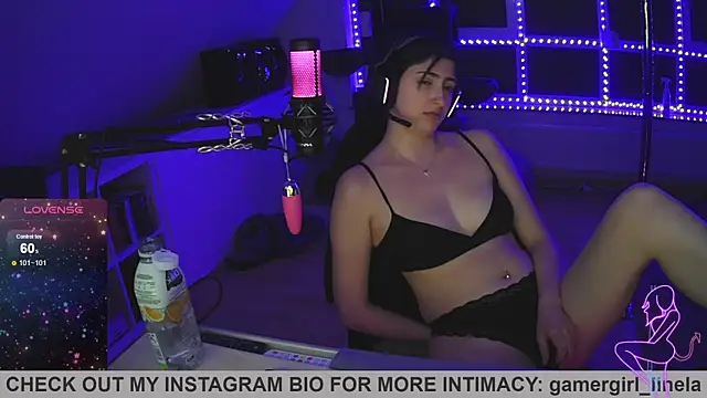 Snapshot of Gamergirl-Linela chatting on October 2, 2025, 3:10 am Gamergirl-Linela online show from October 2, 2025, 3:10 am