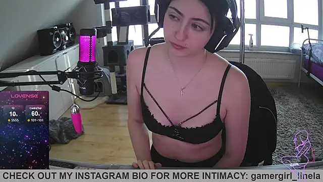 Snapshot of Gamergirl-Linela chatting on October 7, 2025, 3:24 pm Gamergirl-Linela online show from October 7, 2025, 3:24 pm