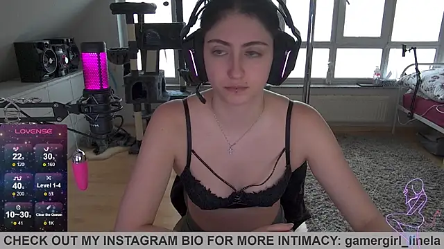 Snapshot of Gamergirl-Linela chatting on September 22, 2025, 12:33 pm Gamergirl-Linela online show from September 22, 2025, 12:33 pm