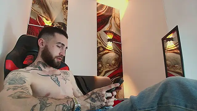 Snapshot of Luke_davis01 chatting on October 22, 2025, 3:50 am Luke davis01 online show from October 22, 2025, 3:50 am