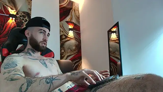 Snapshot of Luke_davis01 chatting on October 1, 2025, 1:26 pm Luke davis01 online show from October 1, 2025, 1:26 pm