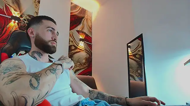 Luke davis01 online show from November 12, 2025, 1:15 pm