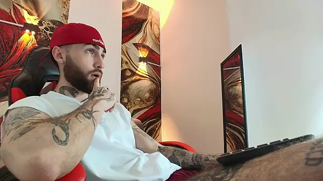 Snapshot of Luke_davis01 chatting on October 7, 2025, 1:23 pm Luke davis01 online show from October 7, 2025, 1:23 pm