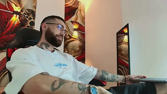 Snapshot of Luke_davis01 chatting on October 11, 2025, 12:50 pm Luke davis01 online show from October 11, 2025, 12:50 pm