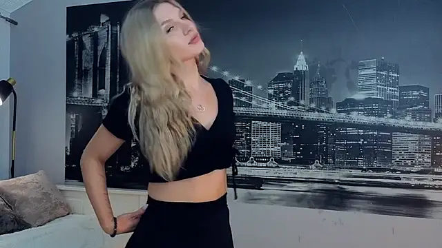 Snapshot of Nicole_Hampton chatting on February 7, 2025, 9:37 pm Nicole Hampton online show from February 7, 2025, 9:37 pm