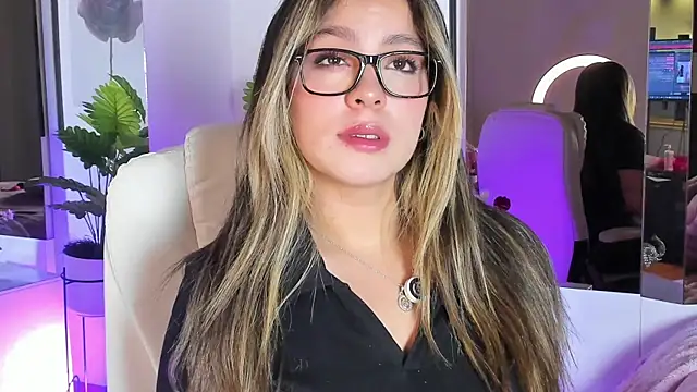 Cloee Rainbow1 online show from May 16, 2026, 11:53 am