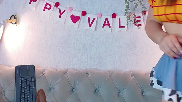 Cloee Rainbow1 online show from February 11, 2026, 12:05 pm